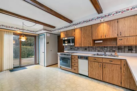 350 Apache Ln, Hoffman Estates, IL 60169 photo 9
