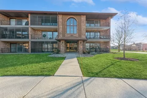 8820 W 140 St #3A, Orland Park, IL 60462
