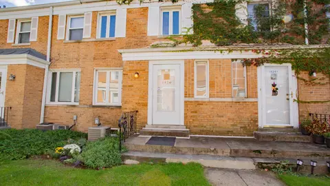 1424 N Harlem Ave #E, River Forest, IL 60305