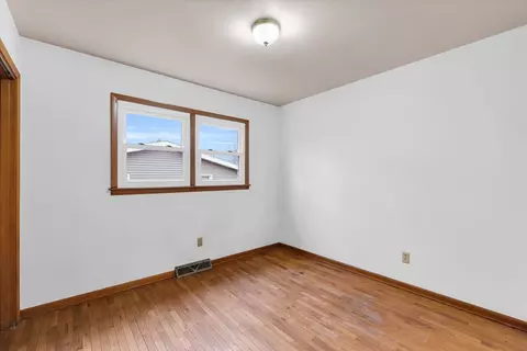 205 W Maple St, Roberts, IL 60962 photo 18