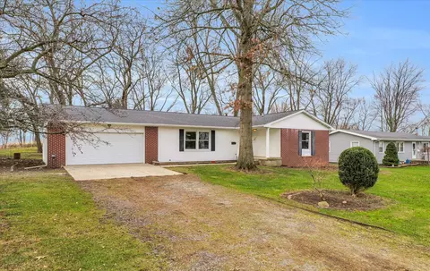 205 W Maple St, Roberts, IL 60962