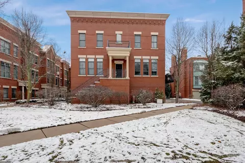 140 River Walk Ct #140, Elgin, IL 60120
