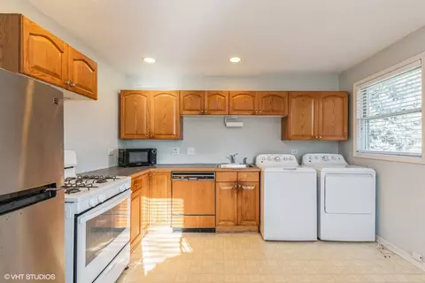 2202 Flicker Ln, Rolling Meadows, IL 60008 photo 5