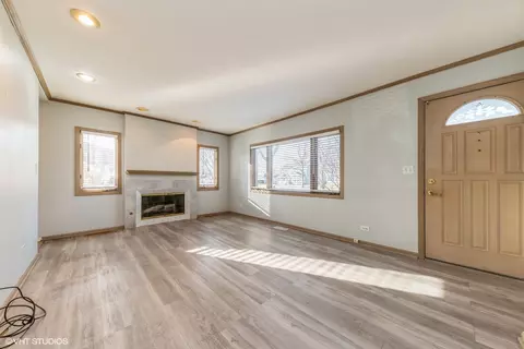 2202 Flicker Ln, Rolling Meadows, IL 60008 photo 3