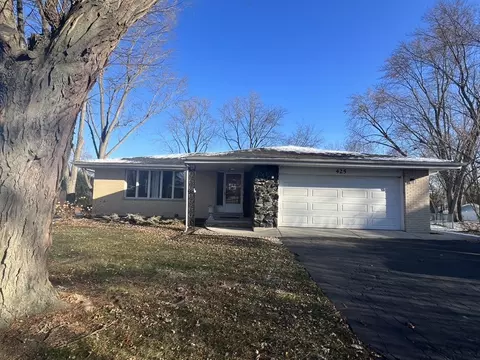 425 Linden Ct, Frankfort, IL 60423