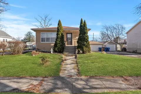 3223 Peoria St, Steger, IL 60475