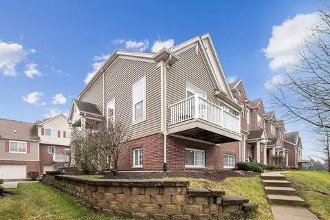 913 Neudearborn Ln, Naperville, IL 60563