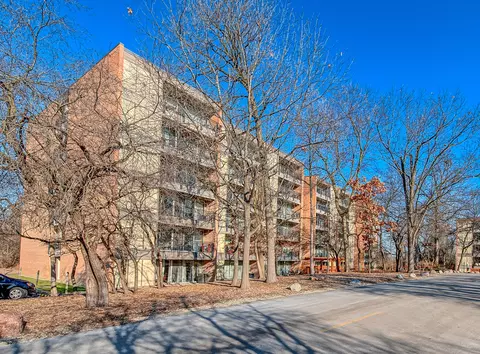 6010 Oakwood Dr #1J, Lisle, IL 60532
