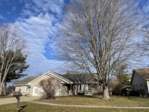 1131 First St, Batavia, IL 60510