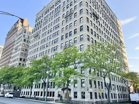 3530 N Lake Shore Dr #9A, Chicago, IL 60657