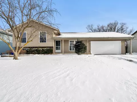 20801 S Acorn Ridge Dr, Frankfort, IL 60423