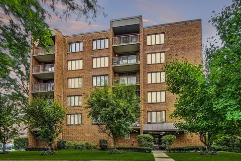 1389 Perry St #503, Des Plaines, IL 60016