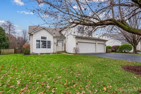 2007 Gleneagle Dr, Plainfield, IL 60586 photo 2