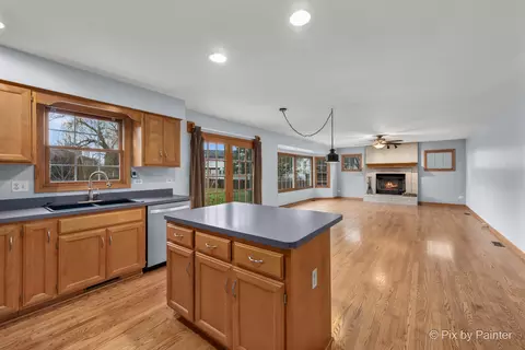 2007 Gleneagle Dr, Plainfield, IL 60586 photo 8