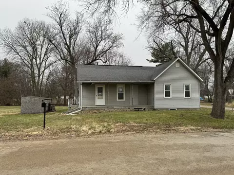 304 S Commercial Ave, Amboy, IL 61310