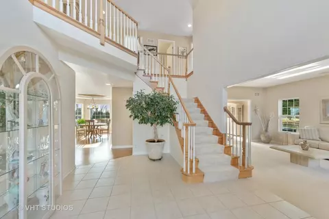 6823 Burning Tree Cir, Mchenry, IL 60050 photo 3