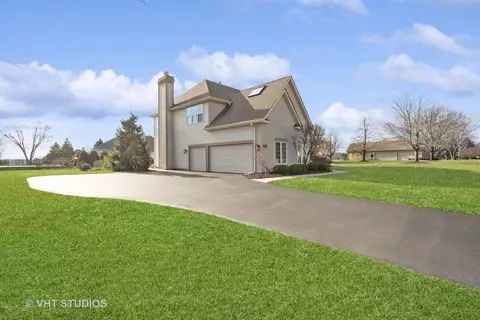 6823 Burning Tree Cir, Mchenry, IL 60050 photo 2