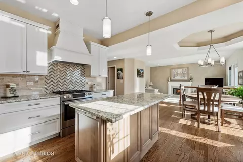 6823 Burning Tree Cir, Mchenry, IL 60050 photo 7