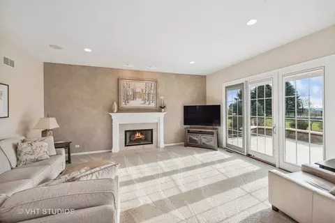 6823 Burning Tree Cir, Mchenry, IL 60050 photo 10