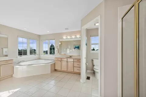 6823 Burning Tree Cir, Mchenry, IL 60050 photo 15