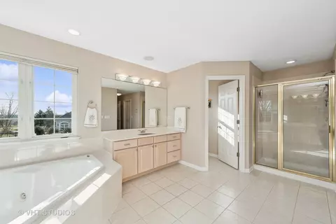 6823 Burning Tree Cir, Mchenry, IL 60050 photo 16