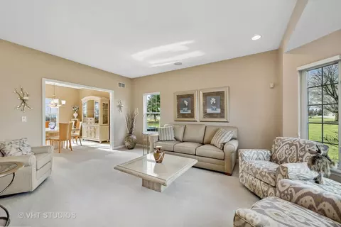 6823 Burning Tree Cir, Mchenry, IL 60050 photo 4