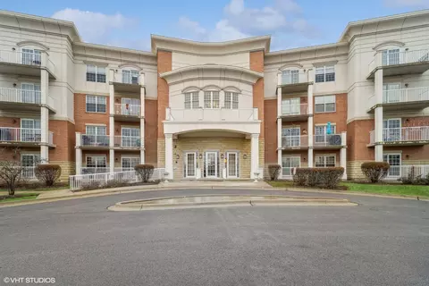 701 W Rand Rd #329, Arlington Heights, IL 60004