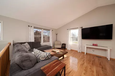 6307 Robert Rd, Cary, IL 60013 photo 2