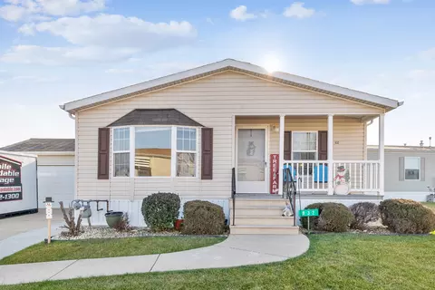 832 Long Oak Rd, Manteno, IL 60950