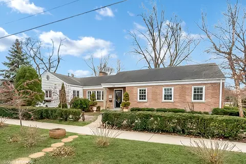 299 Wagner Rd, Northfield, IL 60093