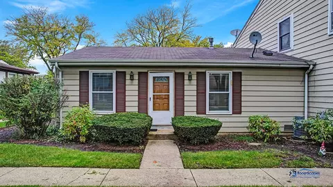 307 Farmington Ln, Vernon Hills, IL 60061