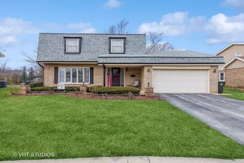 18110 Marlin Ln, Homewood, IL 60430