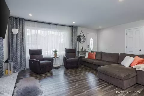 616 Lido Ter W, Bartlett, IL 60103 photo 3