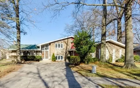 958 E 173rd St, South Holland, IL 60473