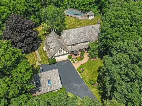 41 W586 Golden Oaks Ln, Saint Charles, IL 60175