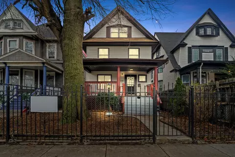 228 N Latrobe Ave, Chicago, IL 60644
