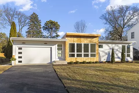 263 Woodstock Ave, Glen Ellyn, IL 60137