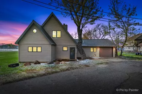 2909 Oakwood Ave, Mchenry, IL 60051