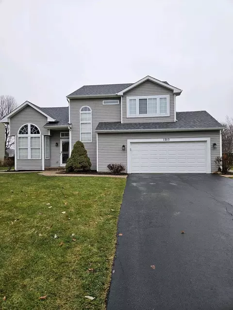 1253 Hazelwood Ct, Batavia, IL 60510