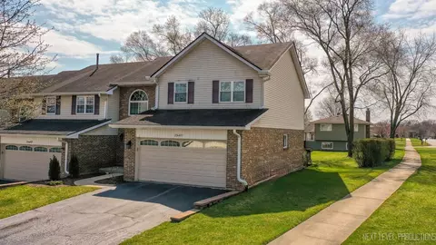 23 W471 Spyglass Ct, Naperville, IL 60540