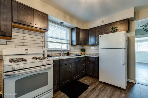 16131 Forest Ave, Oak Forest, IL 60452 photo 6