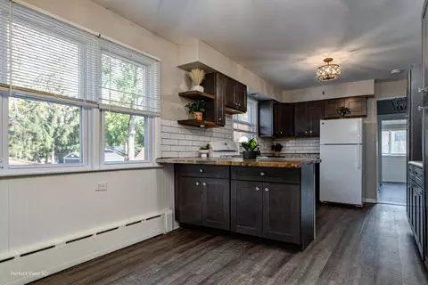 16131 Forest Ave, Oak Forest, IL 60452 photo 4
