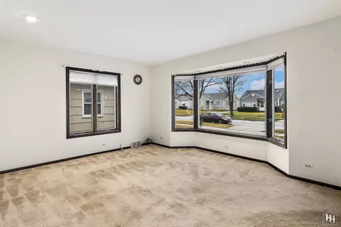 1125 Webster Ln, Des Plaines, IL 60016 photo 7