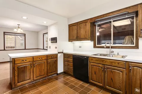 1125 Webster Ln, Des Plaines, IL 60016 photo 15