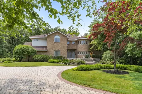 920 Mount Vernon Ave, Lake Forest, IL 60045