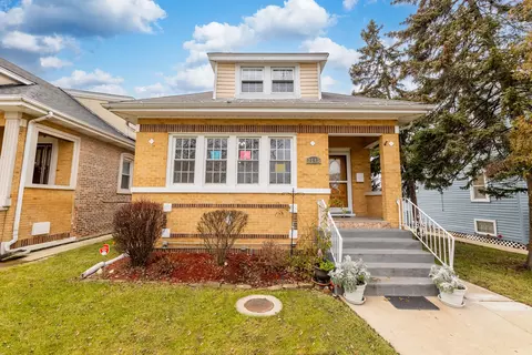 2642 N 74th Ct, Elmwood Park, IL 60707