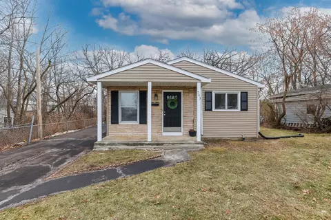 563 Hillcrest Ter, Round Lake Park, IL 60073