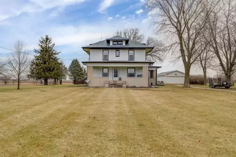 1715 E Howard St, Pontiac, IL 61764