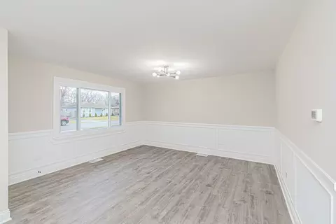 364 E Norman Ln, Wheeling, IL 60090 photo 3