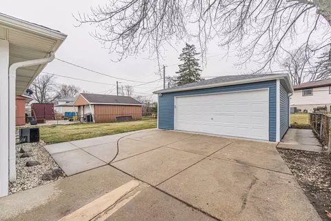 364 E Norman Ln, Wheeling, IL 60090 photo 25